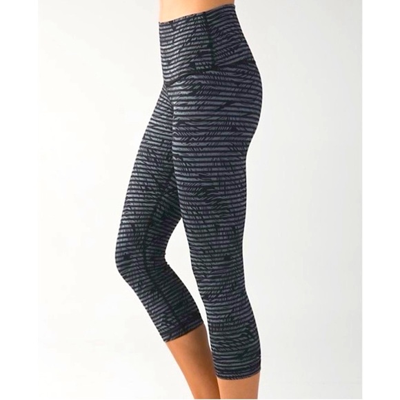 Lululemon wunder under high waist crop Palm Leaf Leggings size 2 - Picture 1 of 5